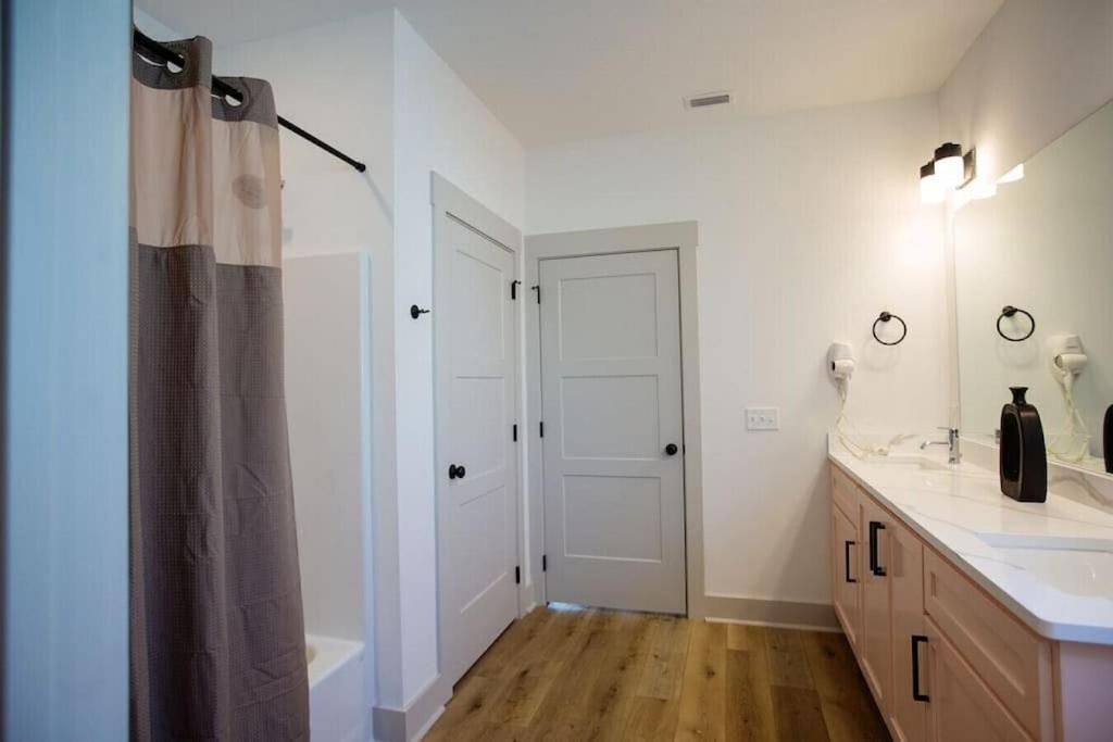 Coral Reef - Brand New Build, Pet Friendly, Private Pool! Sleeps 9! Vila Panama City Beach Exterior foto